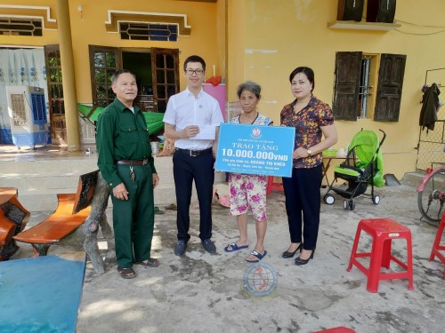 Liên Hiệp Hợp tác xã Việt Nam chung tay giúp đỡ gia đình bà Hoàng Thị Khéo tại xã Hải An, Huyện Tĩnh Gia, Tỉnh Thanh Hóa.