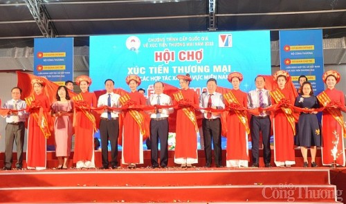 Hội chợ xúc tiến thương mại cho các hợp tác xã khu vực miền Nam 2022.