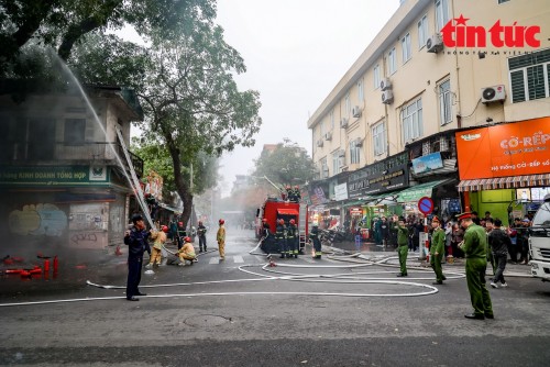 Hà Nội: Diễn tập phòng cháy chữa cháy tại chợ truyền thống Châu Long
