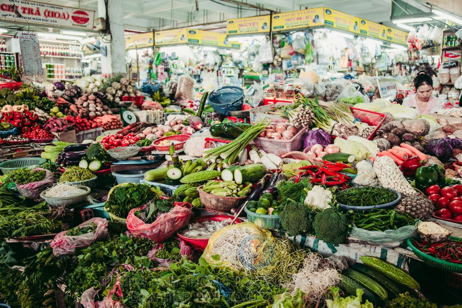 Đang có sự chuyển dịch từ chợ truyền thống sang những kênh mua sắm hiện đại.