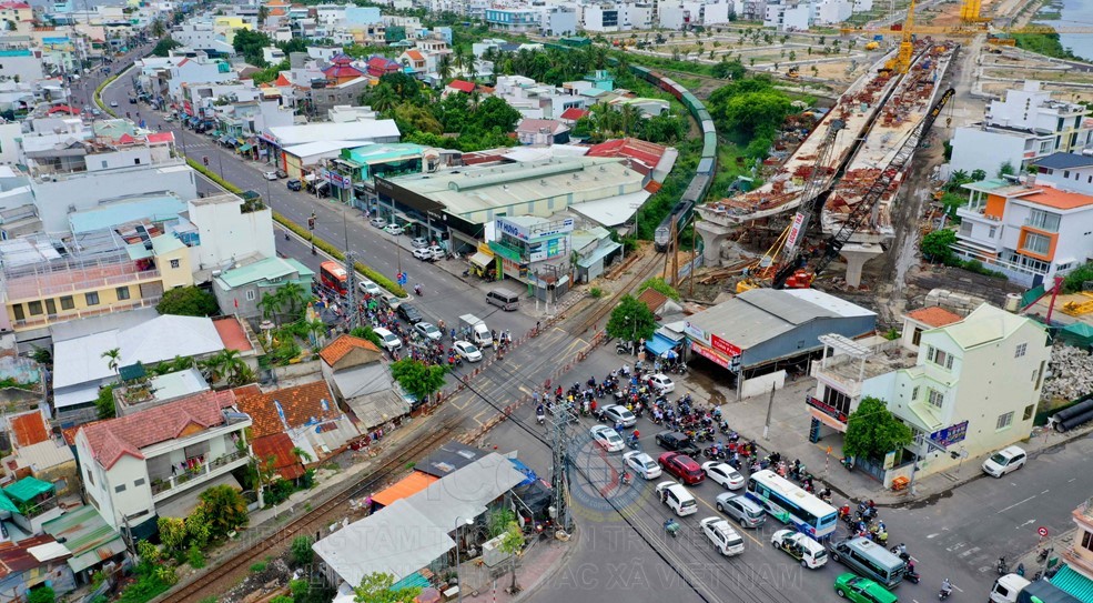 Tháng 8/2017, UBND tỉnh Khánh Hòa phê duyệt dự án nút giao thông Ngọc Hội. Dự án có tổng mức đầu tư là 1.351 tỷ đồng, trong đó phần BT là 1.241 tỷ đồng do Công ty CP Tập đoàn Phúc Sơn (Công ty Phúc Sơn) làm chủ đầu tư.