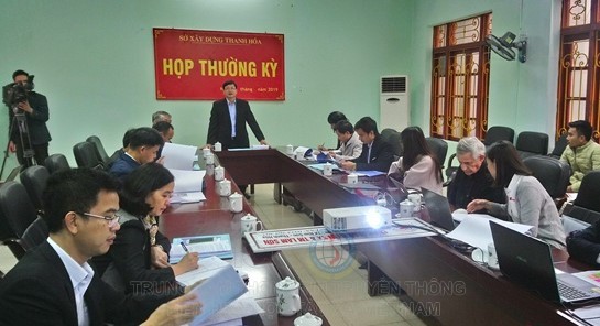 Phó Chủ tịch UBND tỉnh Thanh Hóa Mai Xuân Liêm phát biểu tại hội nghị.