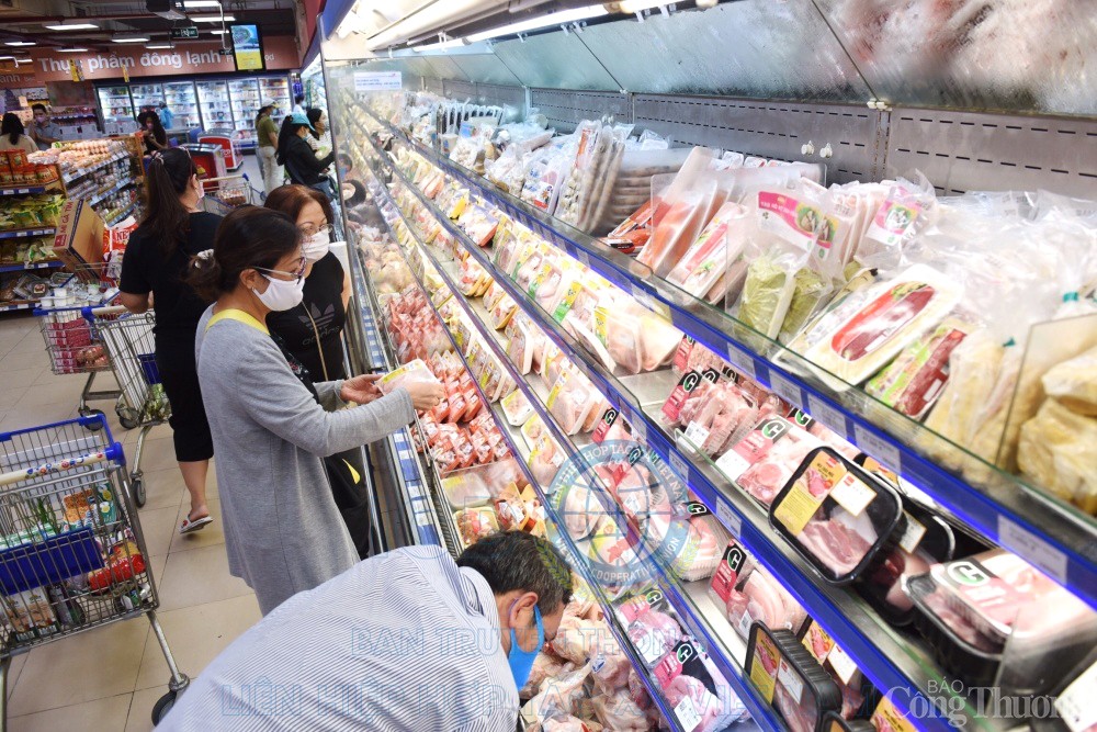 Thị trường thịt heo điều chỉnh giảm, lo ngại tăng giá dịp cuối năm