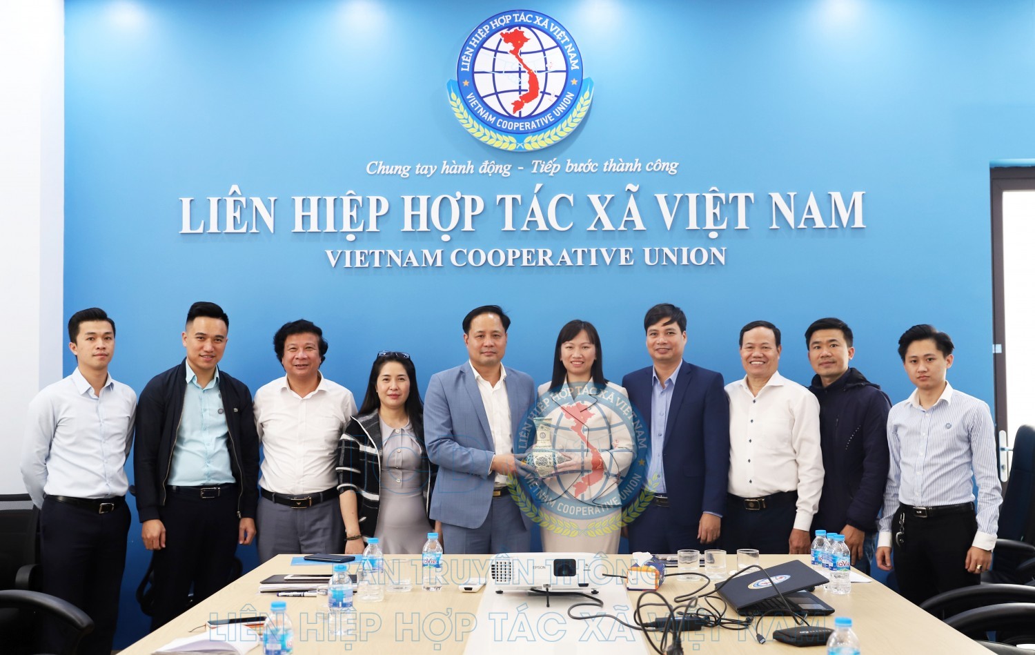Đoàn cán bộ tỉnh Phú Thọ đến thăm Liên hiệp Hợp tác xã Việt Nam và Liên hiệp Hợp tác xã OCOP Việt Nam