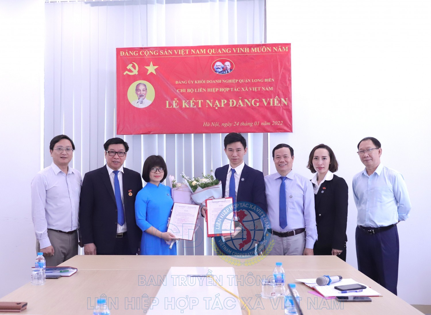 Chi bộ Liên hiệp Hợp tác xã Việt Nam tổ chức lễ kết nạp Đảng viên mới
